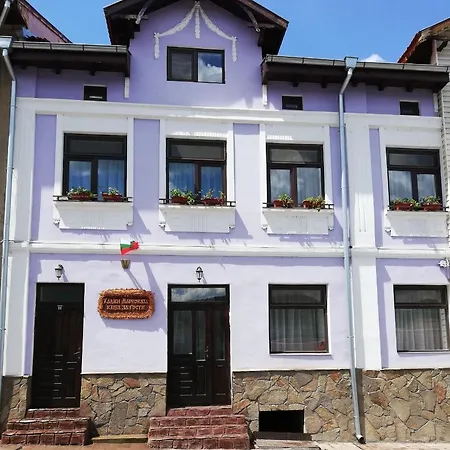 빌라 хаджи марковата - град