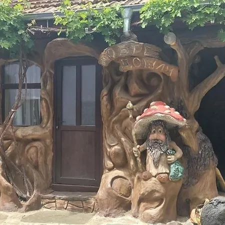 빌라 хаджи марковата - град