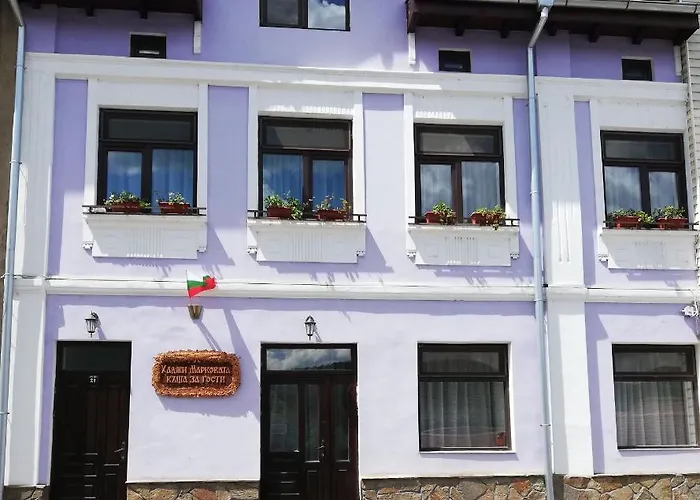 Villa хаджи марковата - град